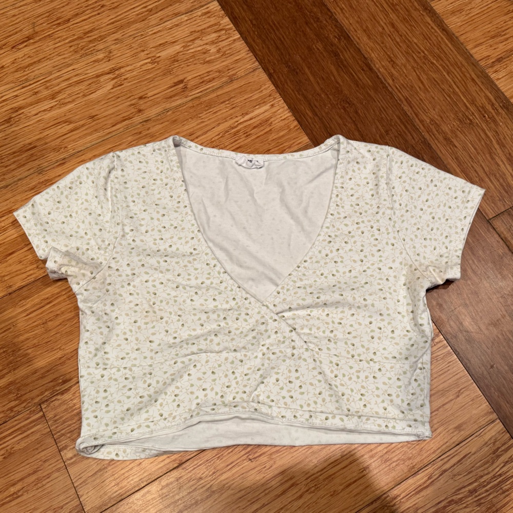 Cropped V Neck Top